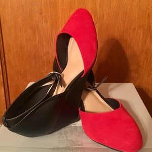 Torrid red and black wedges
